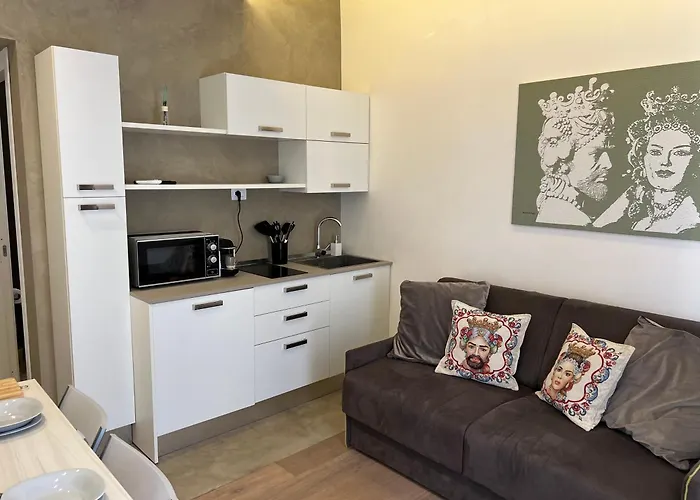 Lady F Apartment